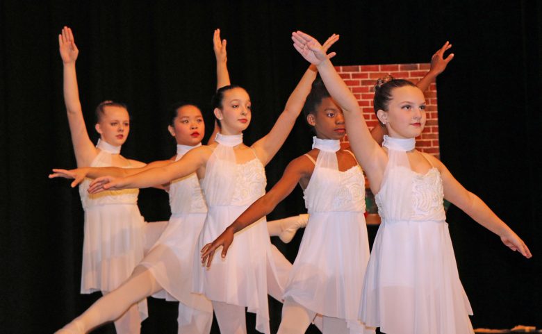 Dancers with Hendersonville Ballet